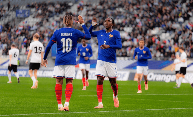 队报：热刺双星闪耀法国U21赛场